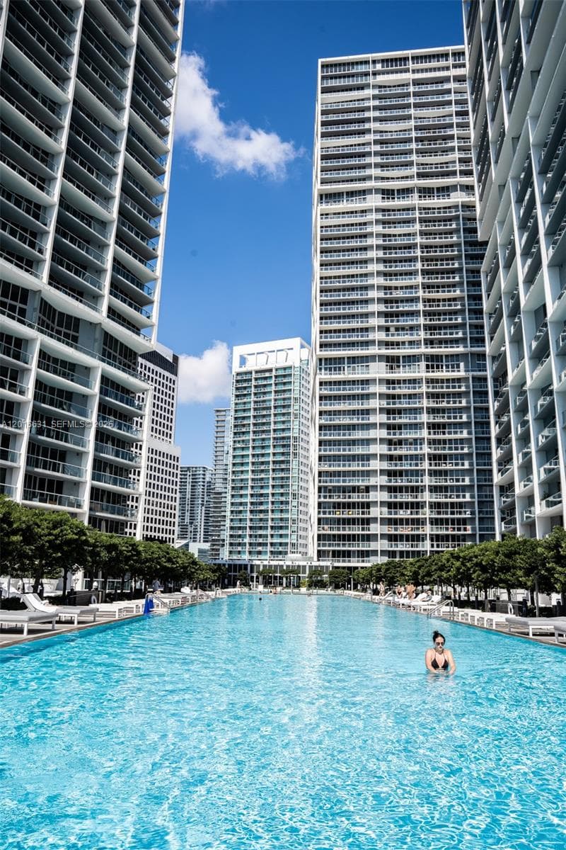 465 Brickell Ave # 3301, Miami FL 33131 — 62