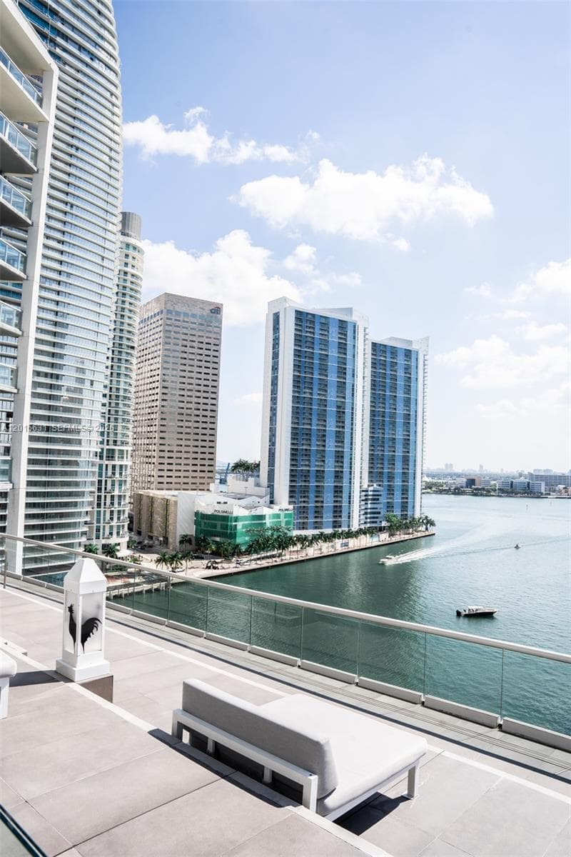 465 Brickell Ave # 3301, Miami FL 33131 — 69