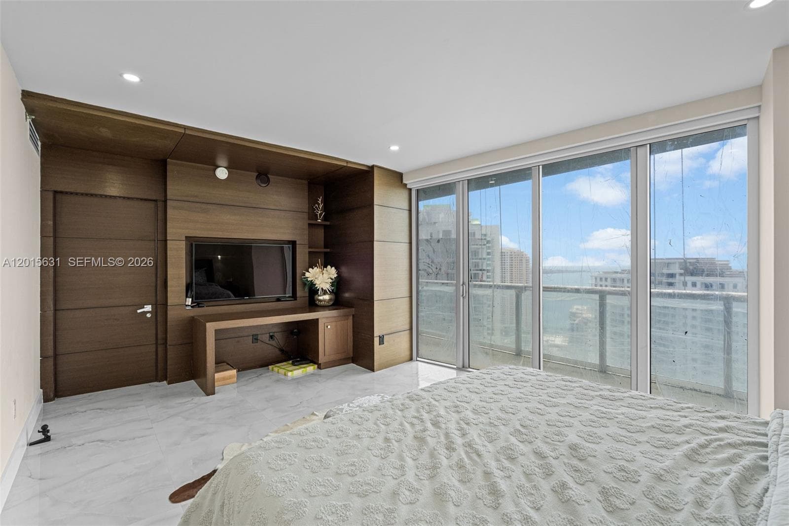 465 Brickell Ave # 3301, Miami FL 33131 — 25