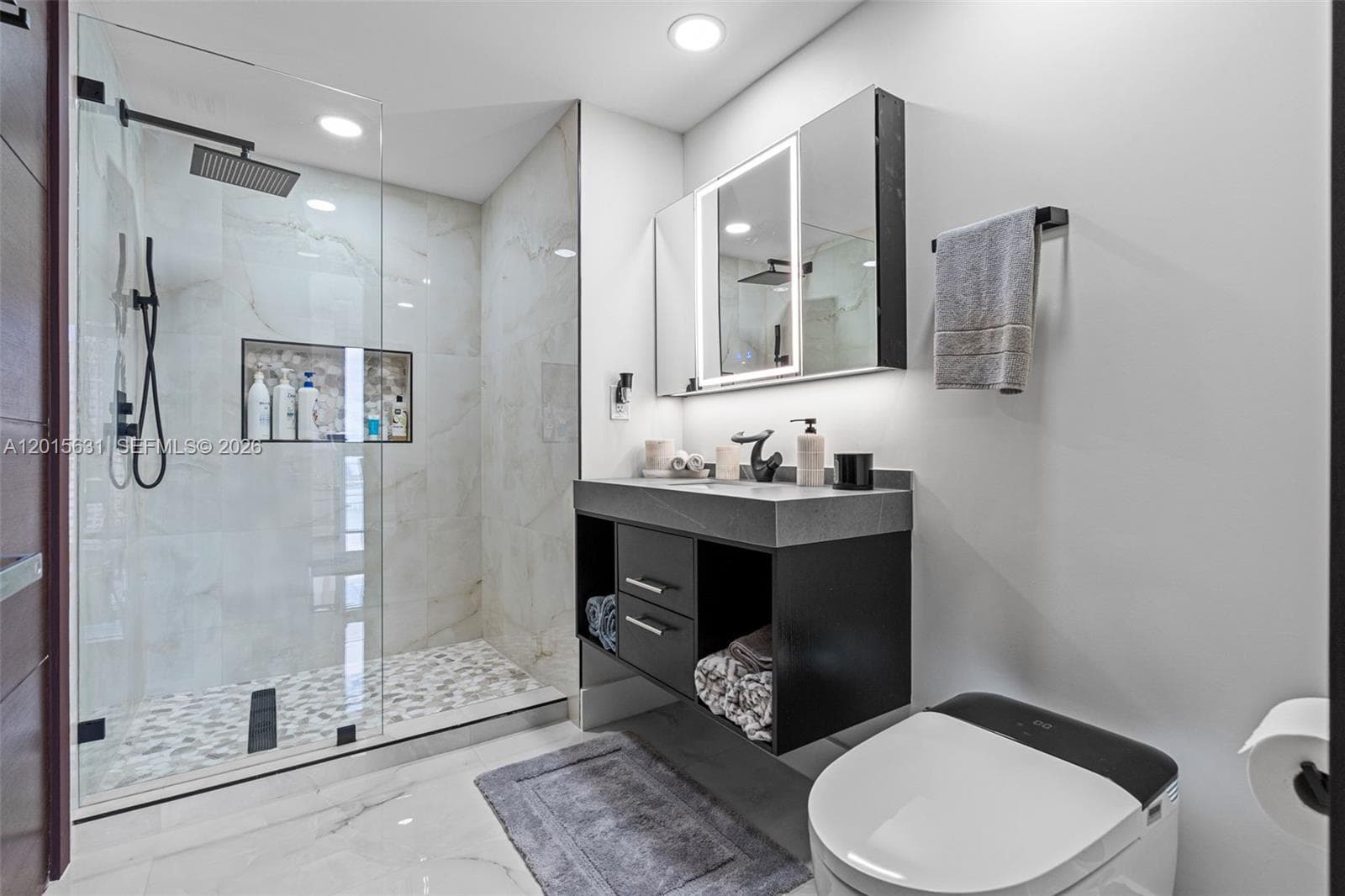 465 Brickell Ave # 3301, Miami FL 33131 — 21