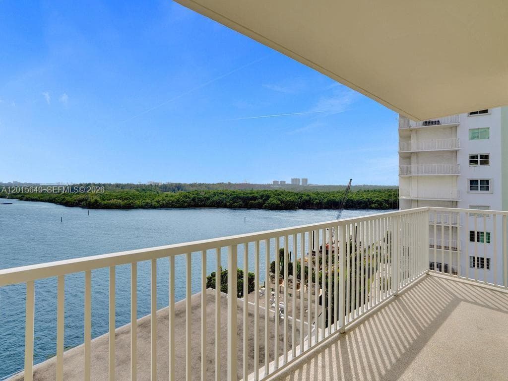 300 Bayview Dr # 906, Sunny Isles Beach FL 33160 — 18