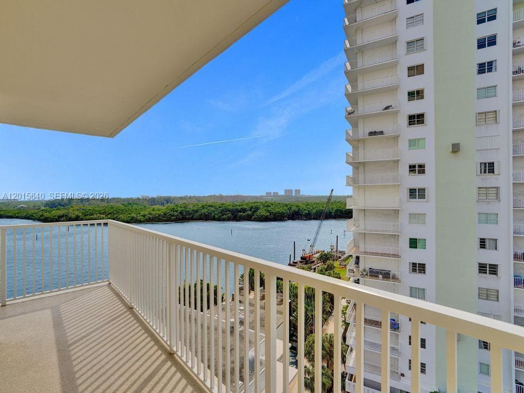 300 Bayview Dr # 906, Sunny Isles Beach FL 33160 — 19