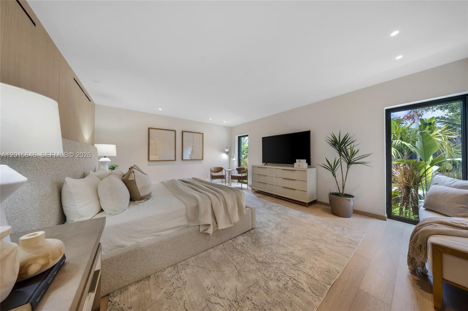 72 W Shore Dr W, Miami FL 33133 — 84