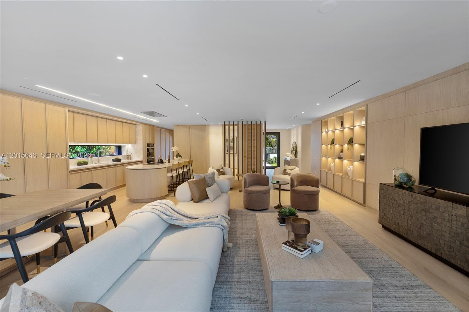 72 W Shore Dr W, Miami FL 33133 — 9