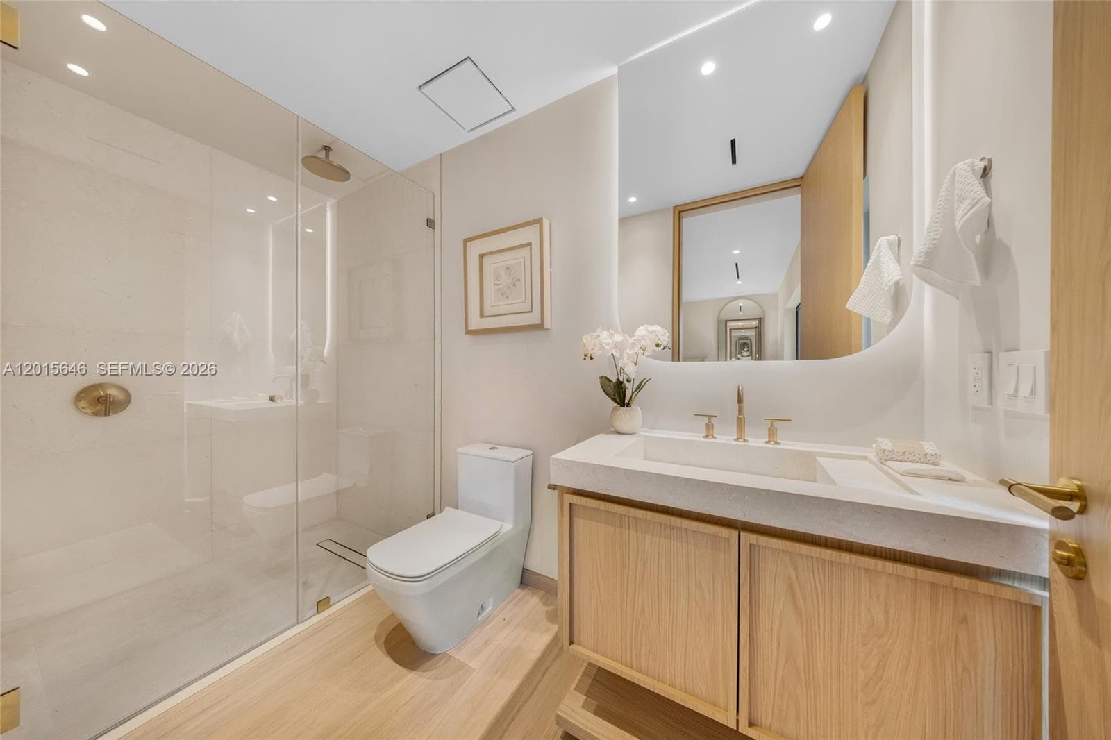 72 W Shore Dr W, Miami FL 33133 — 82