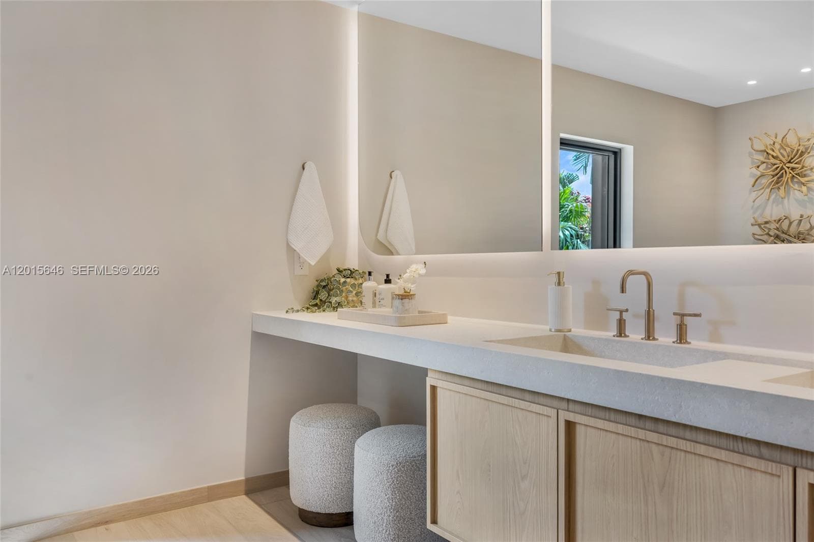 72 W Shore Dr W, Miami FL 33133 — 102