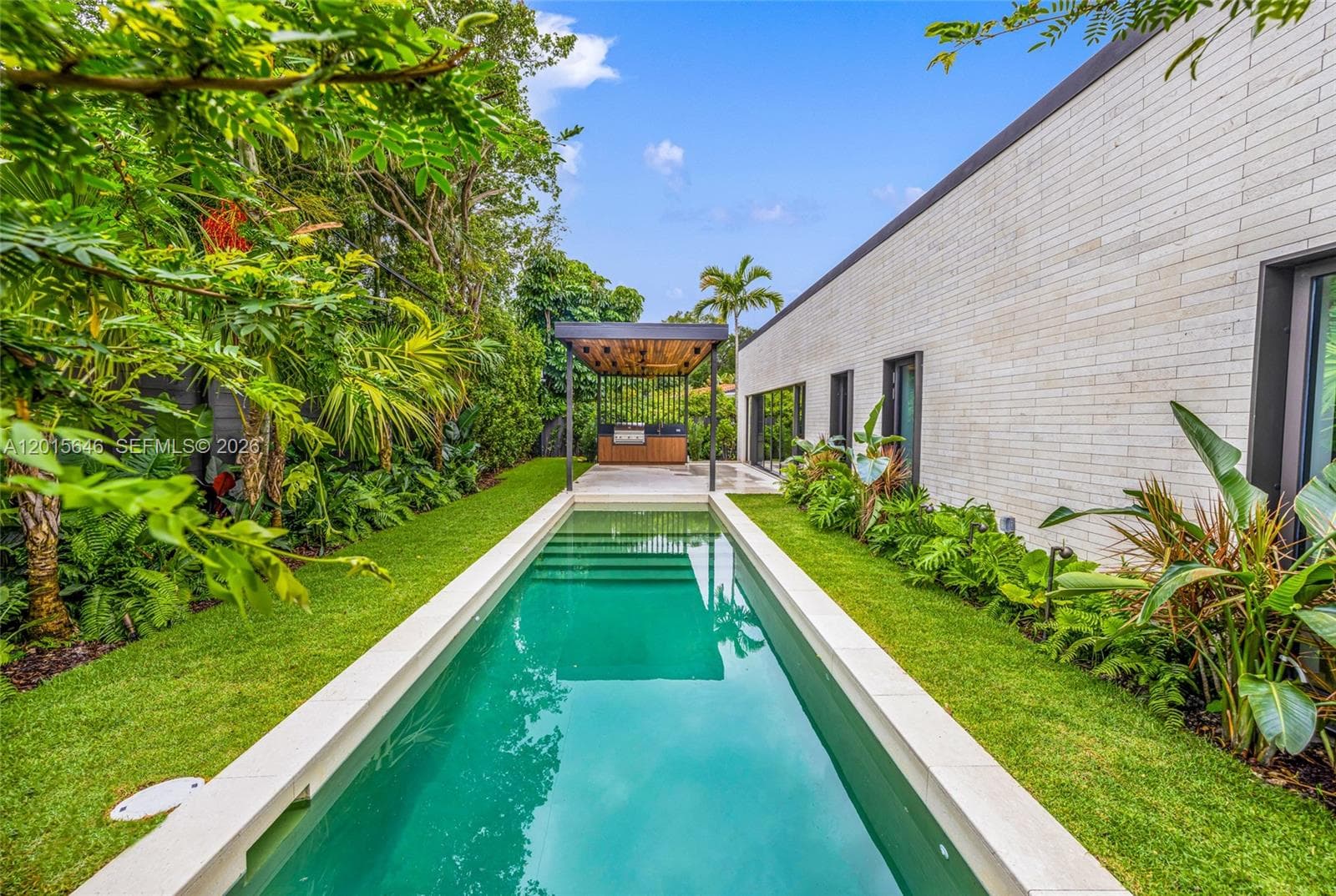 72 W Shore Dr W, Miami FL 33133 — 37