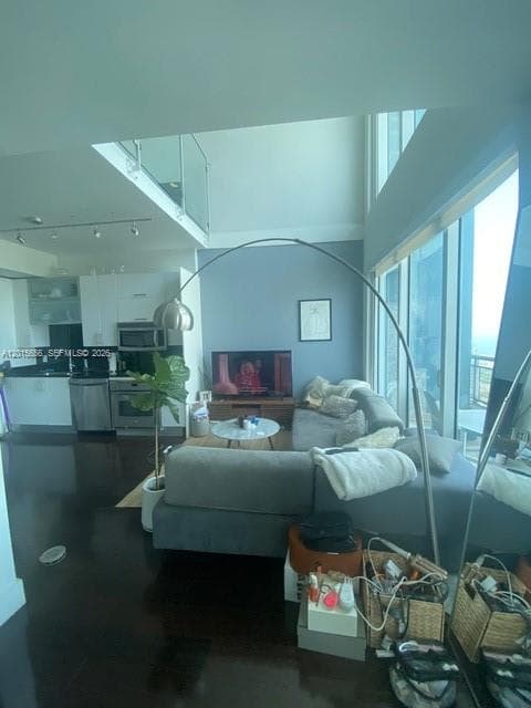 60 SW 13th St # 4611, Miami FL 33130 — 3