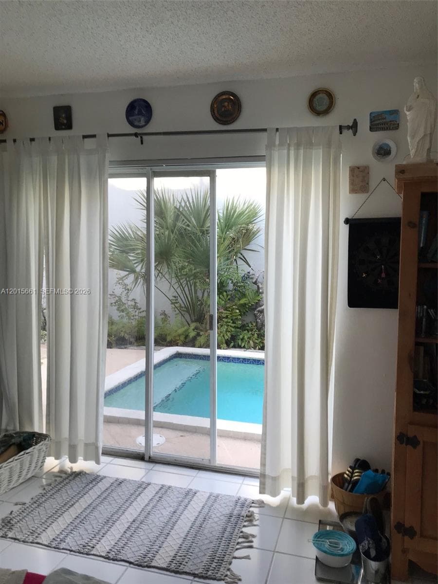 10135 SW 156th Ave, Miami FL 33196 — 11