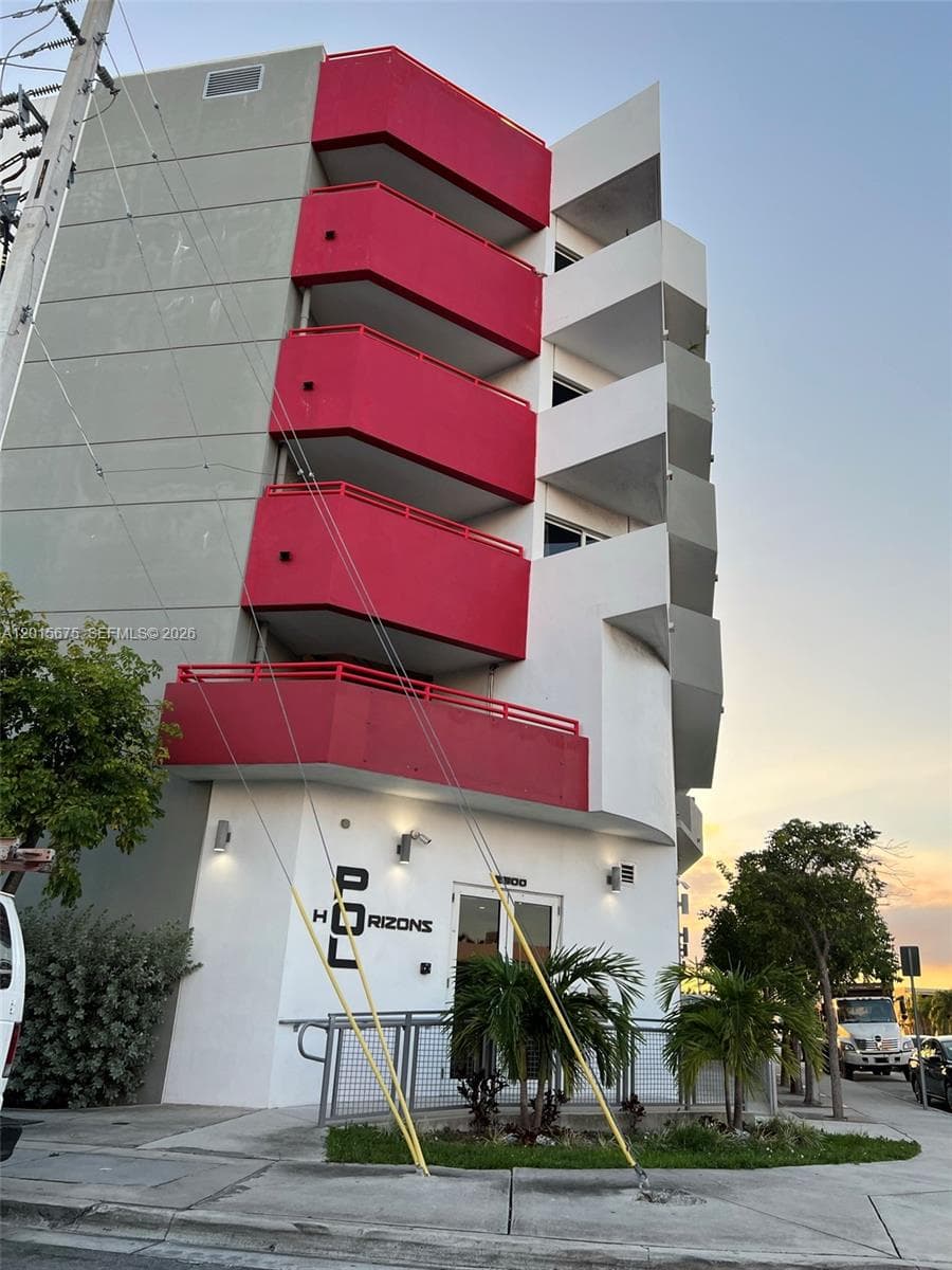 2300 NW 7th Street # 304, Miami FL 33125 — 1