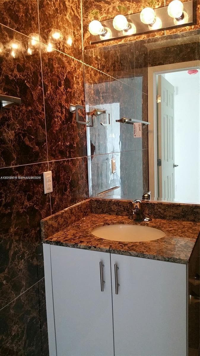 2300 NW 7th Street # 304, Miami FL 33125 — 9