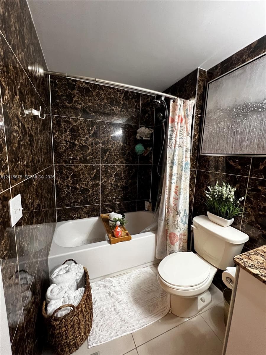 2300 NW 7th Street # 304, Miami FL 33125 — 18
