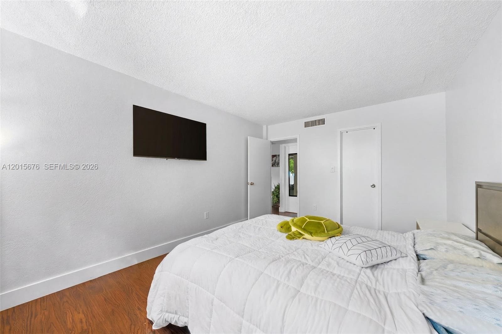 1800 Sans Souci # 332, North Miami FL 33181 — 11