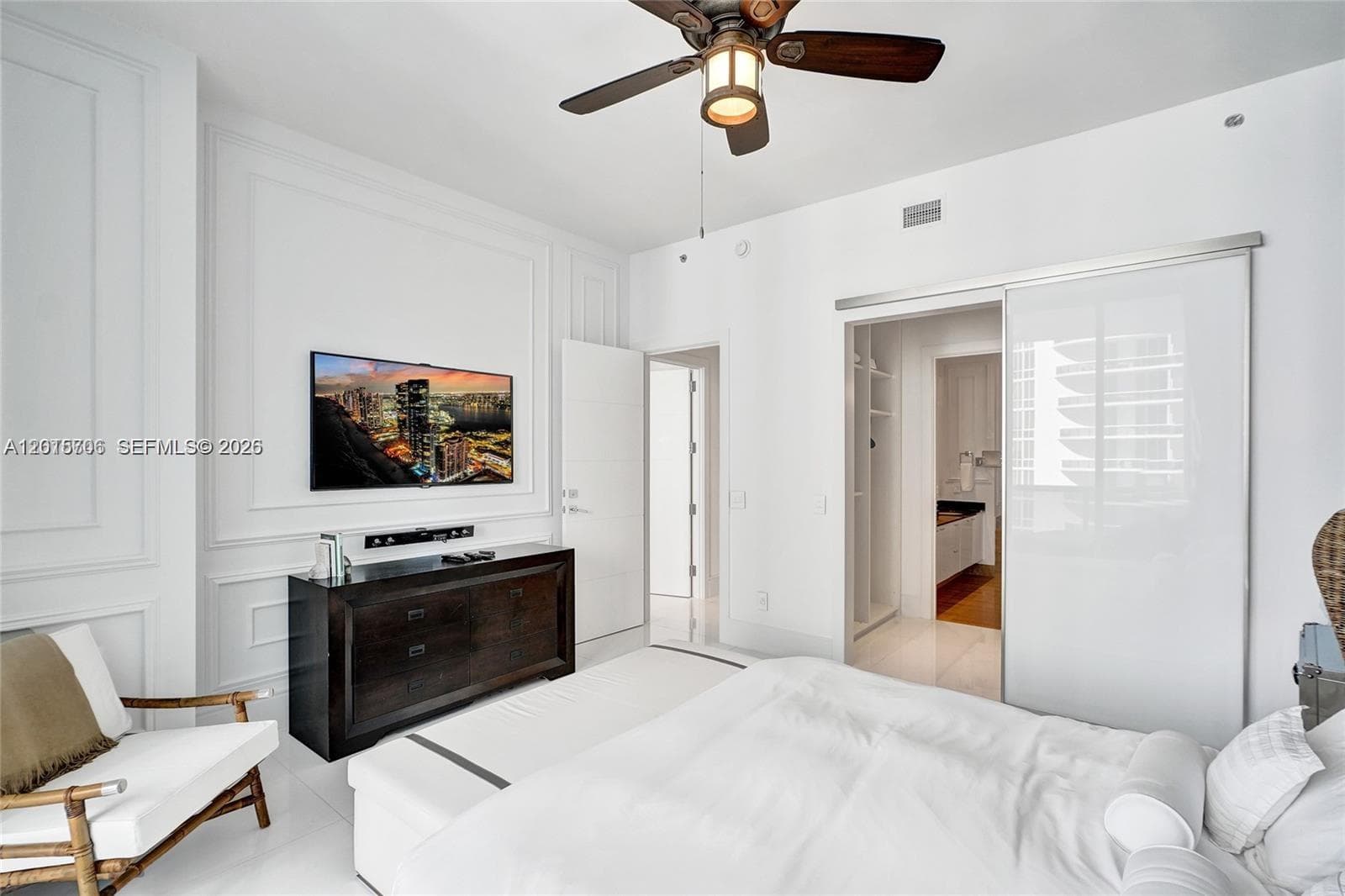 15811 Collins Ave # 3302, Sunny Isles Beach FL 33160 — 16