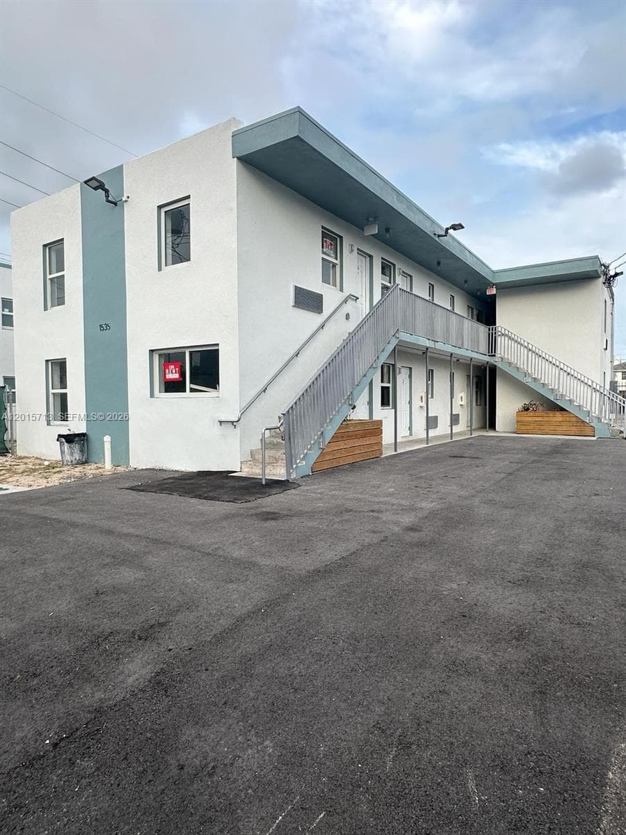 1535 NW 1st Pl # 10, Miami FL 33136 — 6