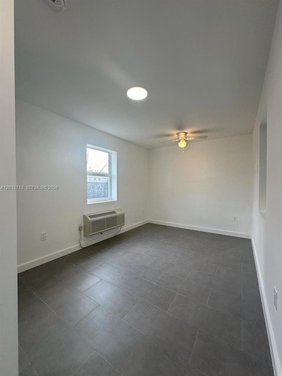 1535 NW 1st Pl # 10, Miami FL 33136 — 7