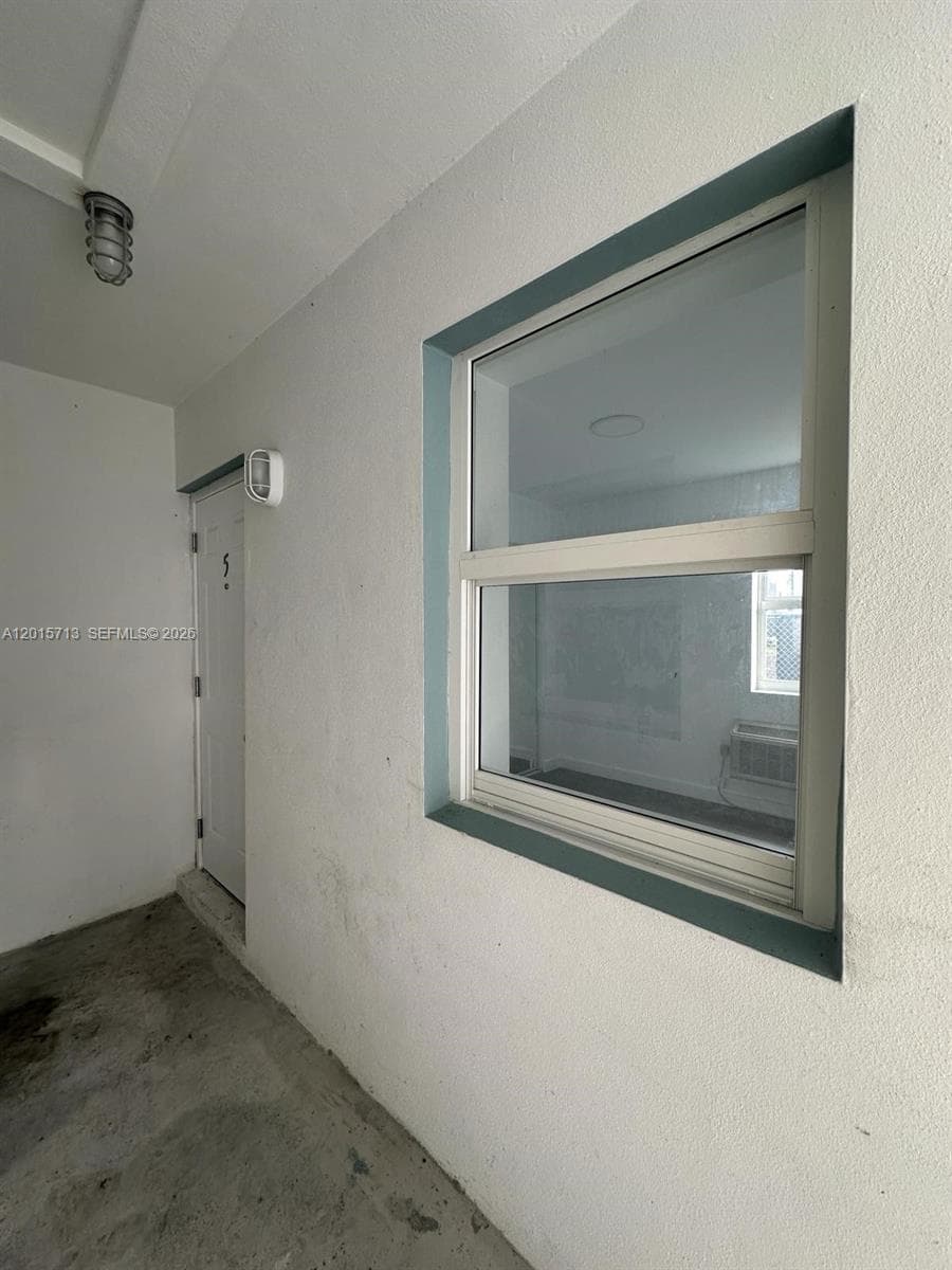 1535 NW 1st Pl # 10, Miami FL 33136 — 5