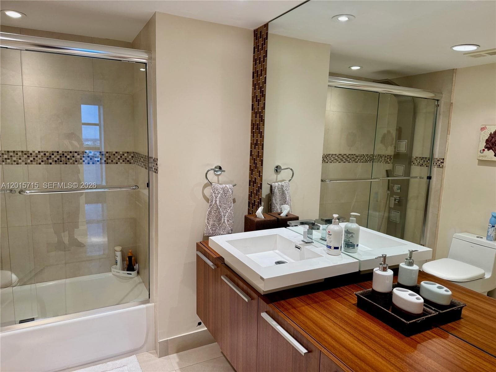 1000 Island Blvd # 2512, Aventura FL 33160 — 23