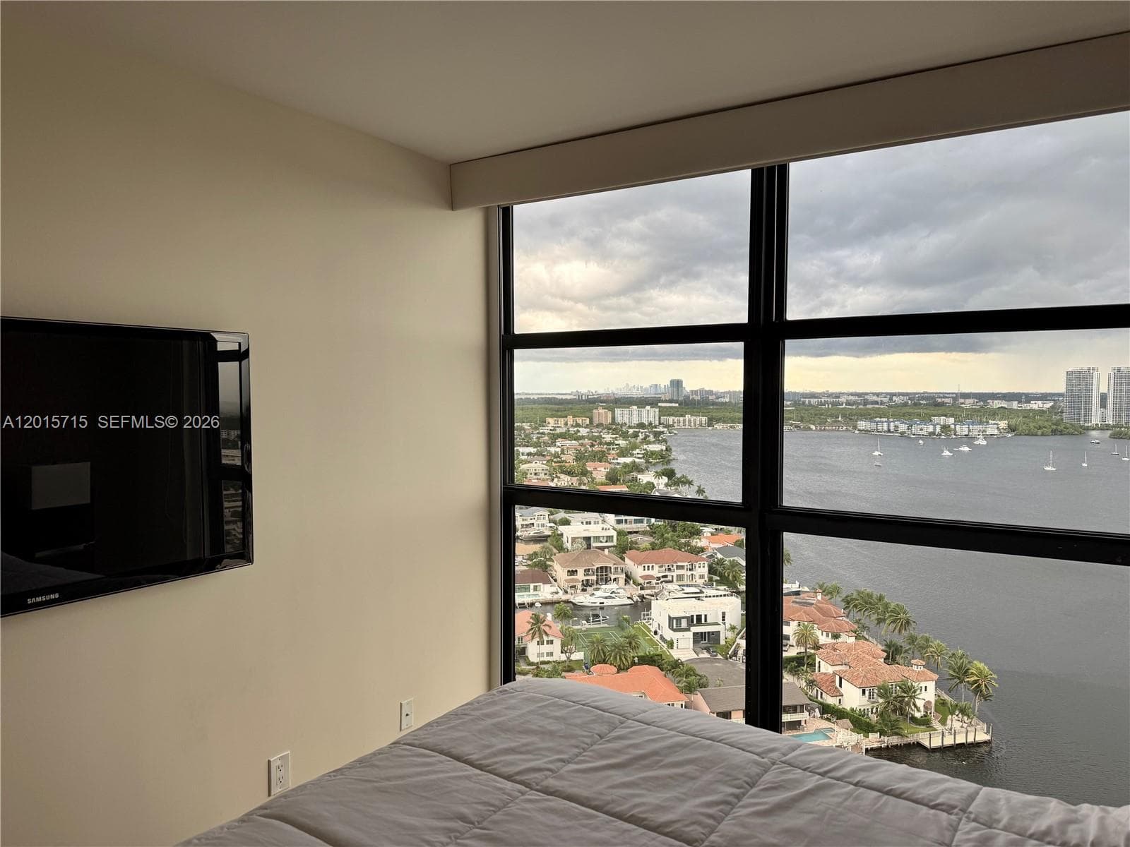1000 Island Blvd # 2512, Aventura FL 33160 — 21