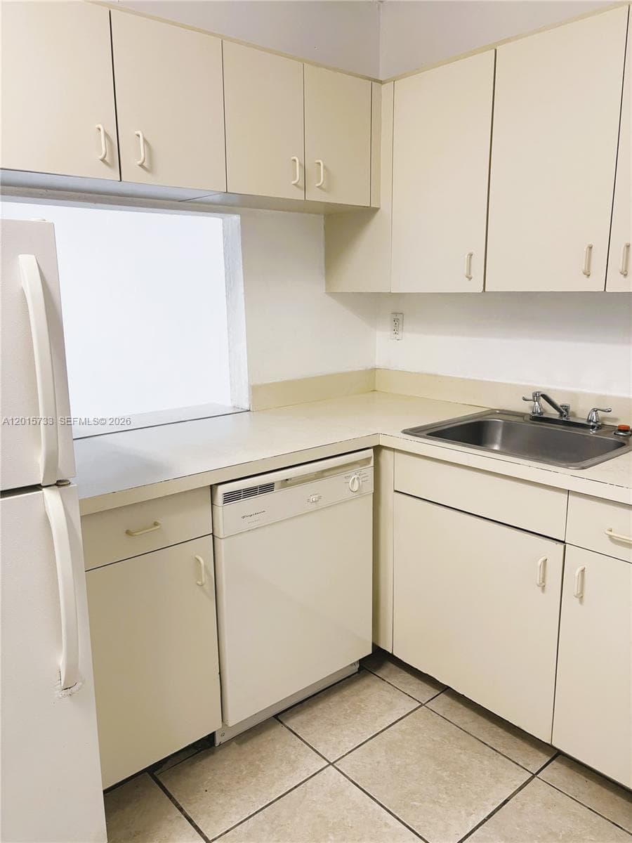 10900 SW 104th St # 315, Miami FL 33176 — 2