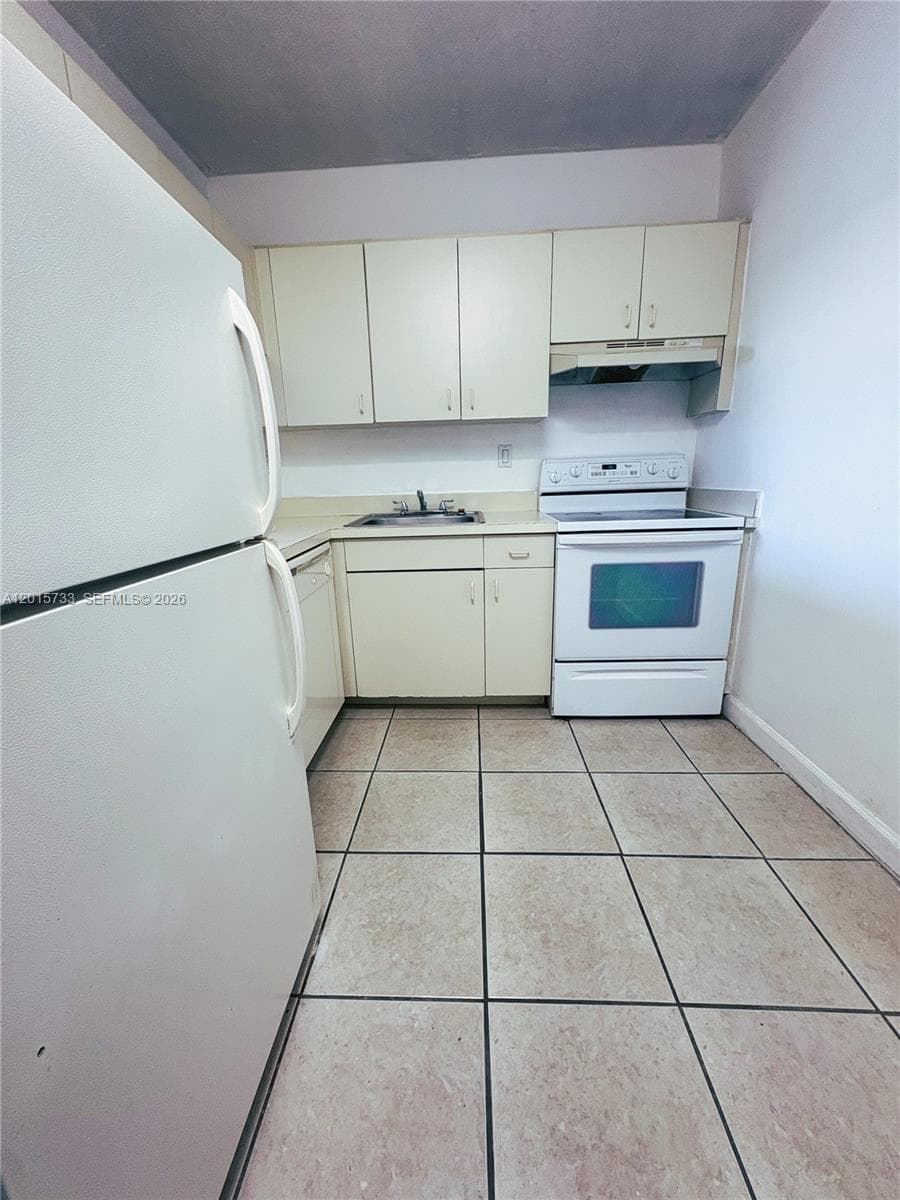 10900 SW 104th St # 315, Miami FL 33176 — 1