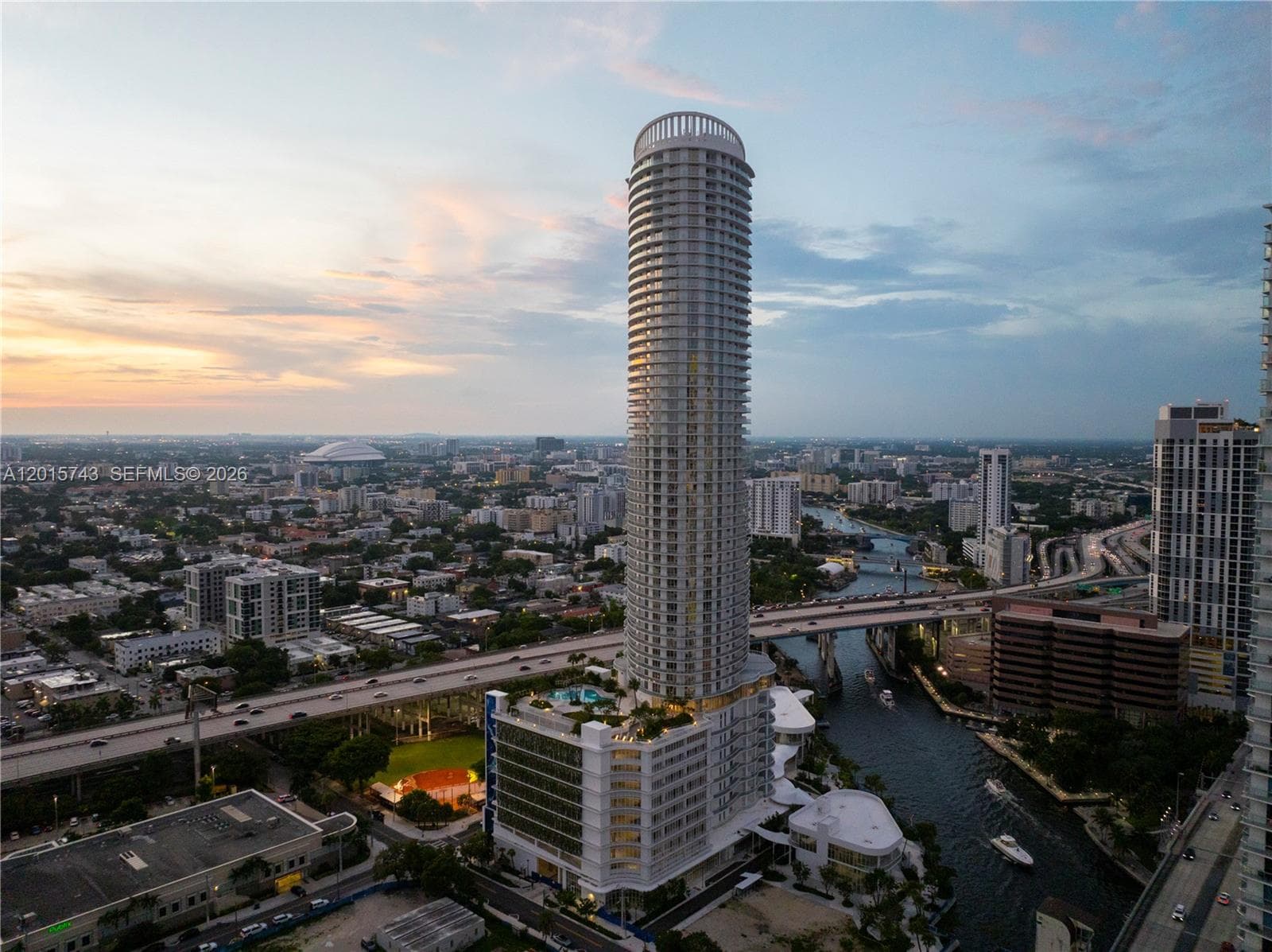 275 SW 6th St # 5307, Miami FL 33130 — 27