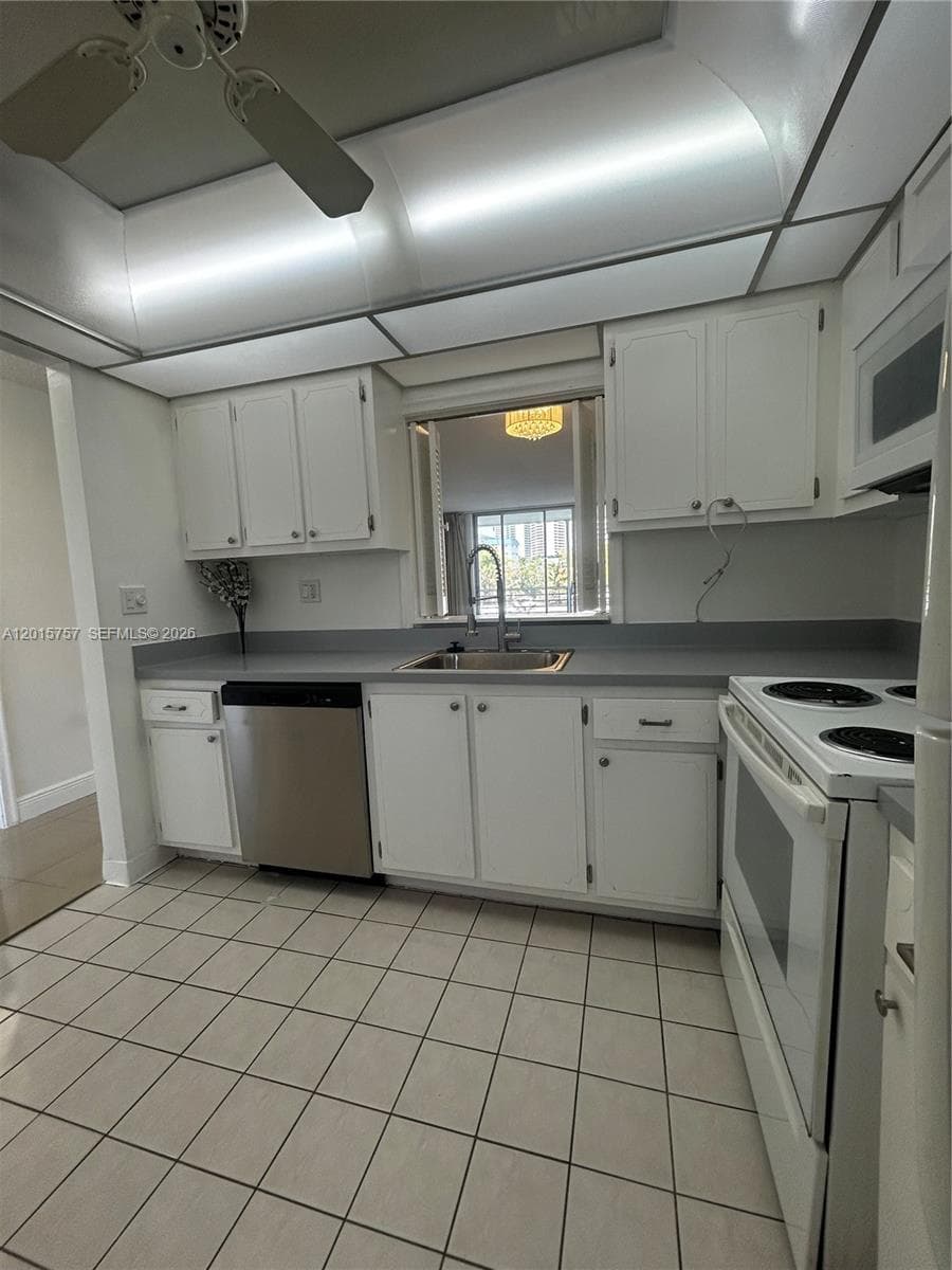 3849 NE 169th St # 204, North Miami Beach FL 33160 — 26