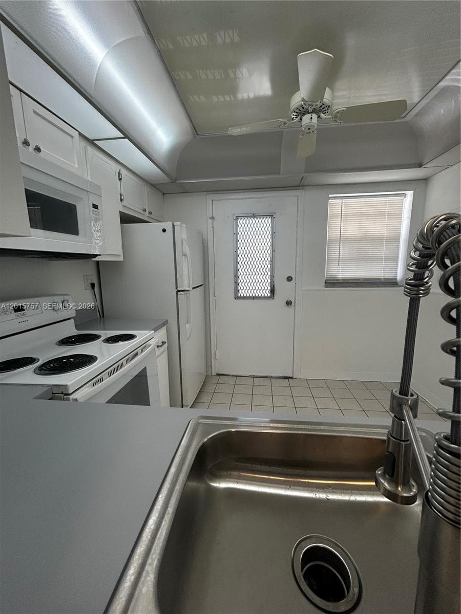 3849 NE 169th St # 204, North Miami Beach FL 33160 — 22