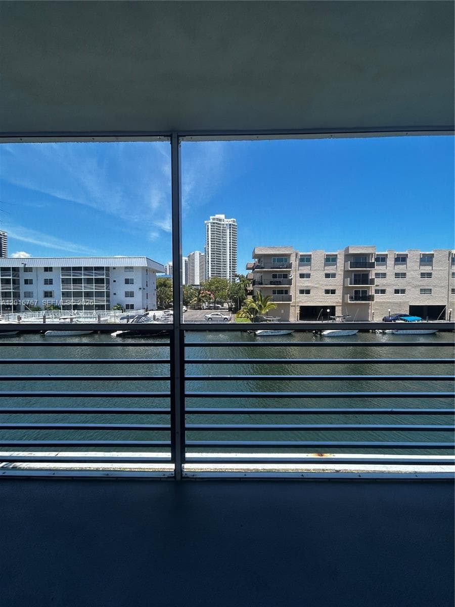 3849 NE 169th St # 204, North Miami Beach FL 33160 — 3