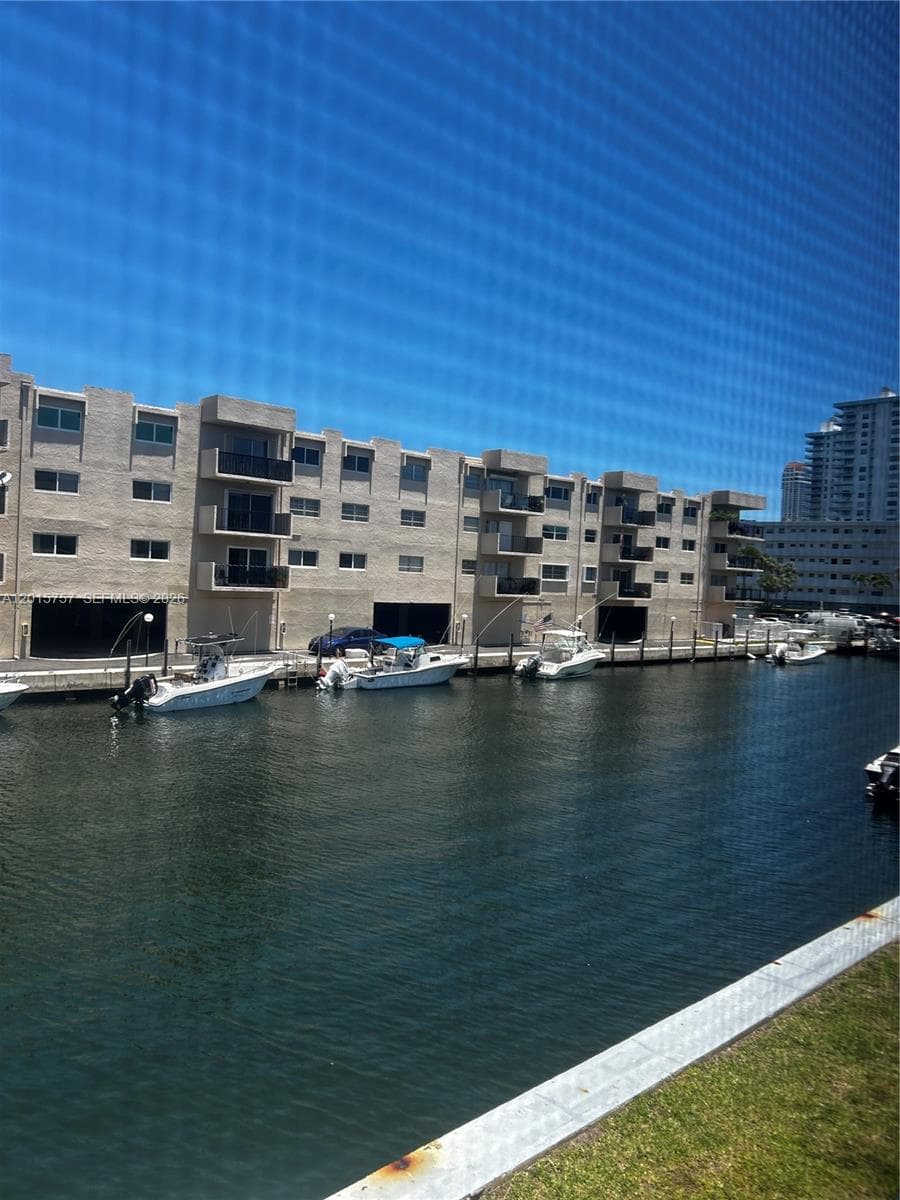 3849 NE 169th St # 204, North Miami Beach FL 33160 — 1