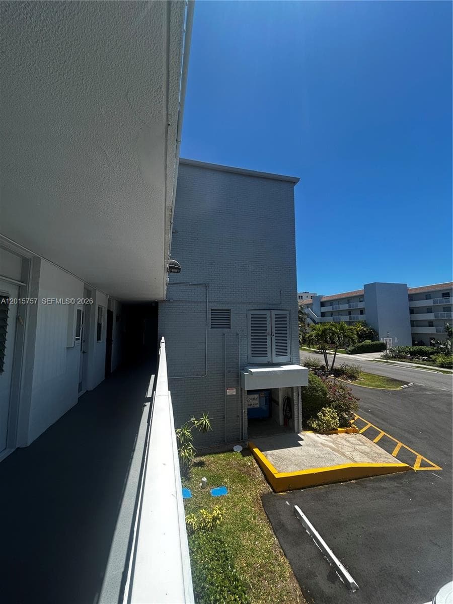 3849 NE 169th St # 204, North Miami Beach FL 33160 — 28