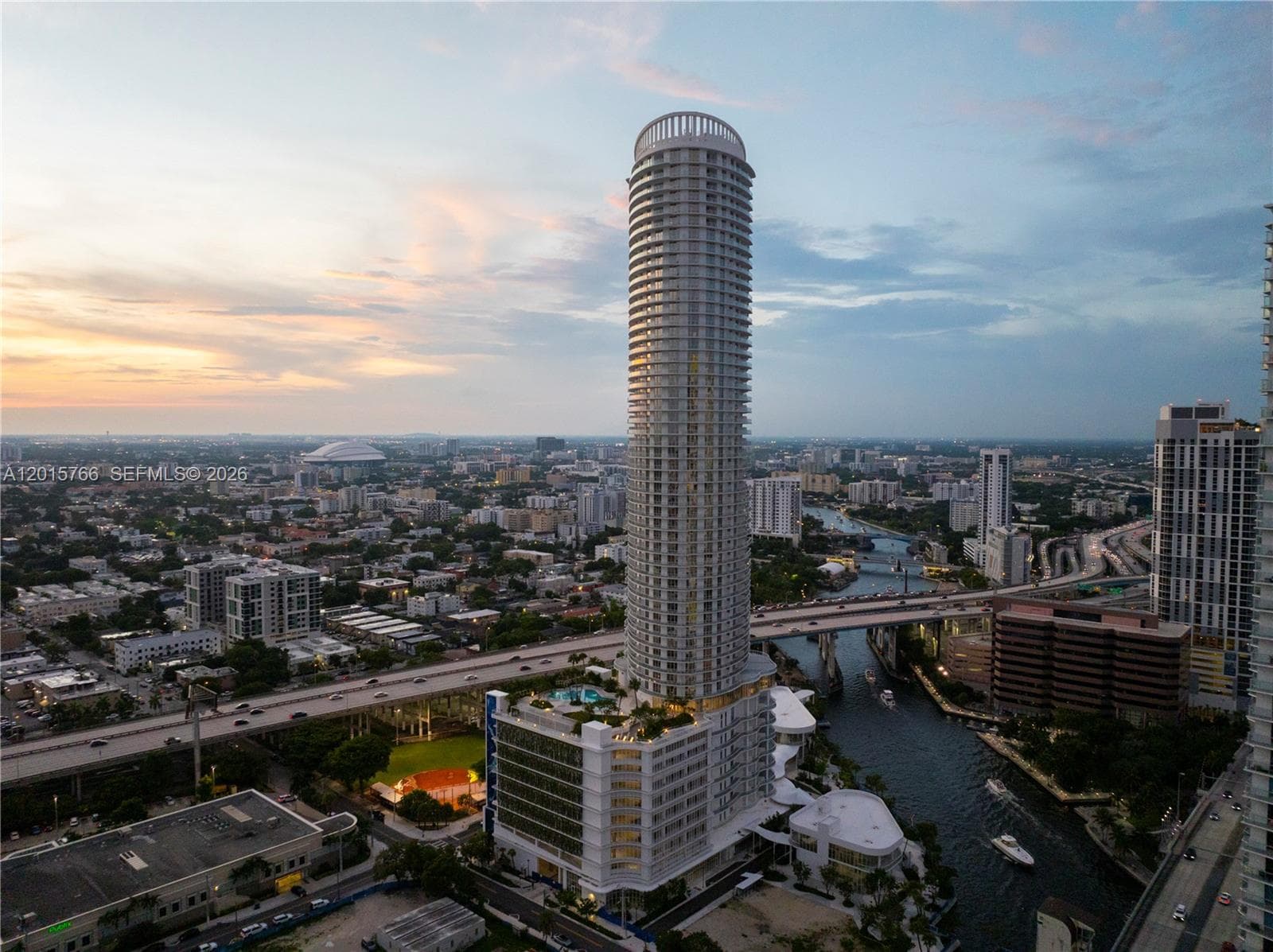 275 SW 6th St # 5303, Miami FL 33130 — 30