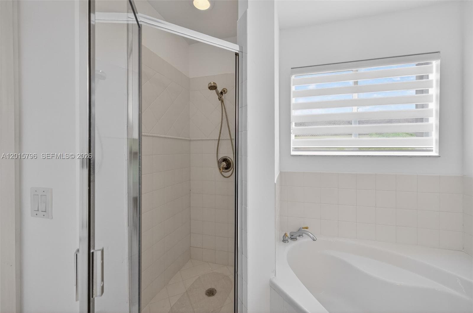 11248 NW 56th St, Doral FL 33178 — 33