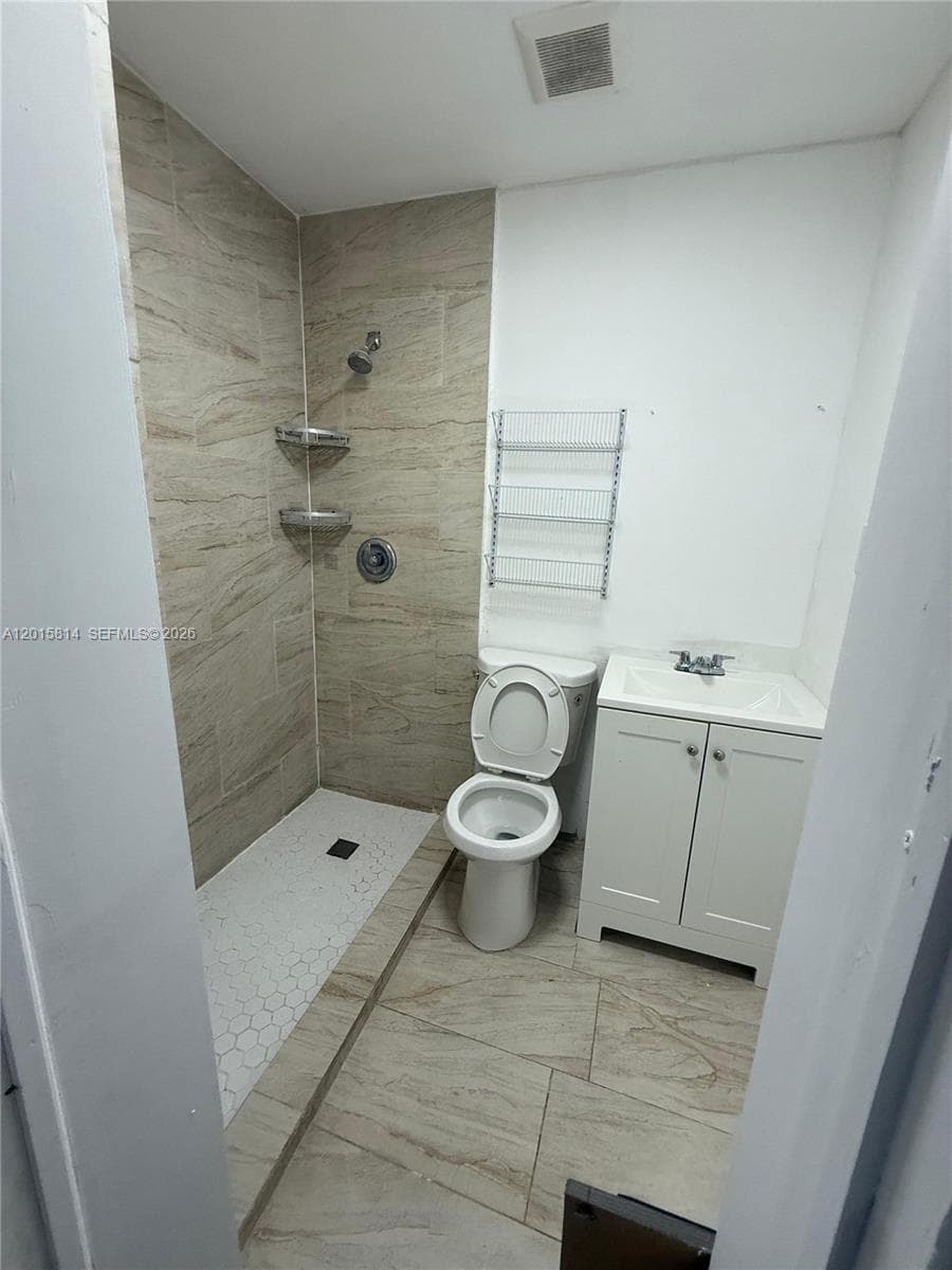 1760 NW 84th St, Miami FL 33147 — 13