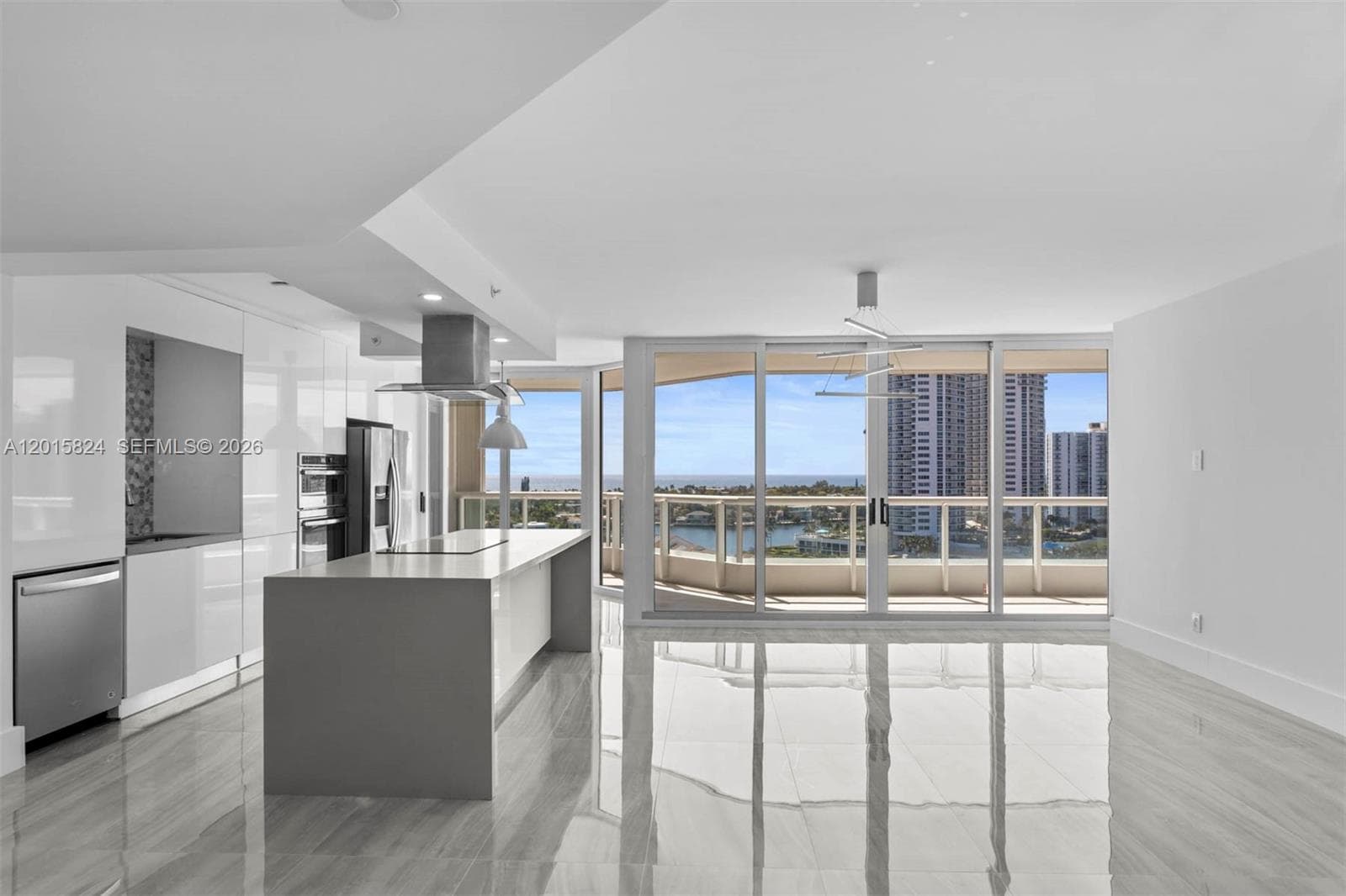21055 Yacht Club Dr # 1409, Aventura FL 33180 — 2