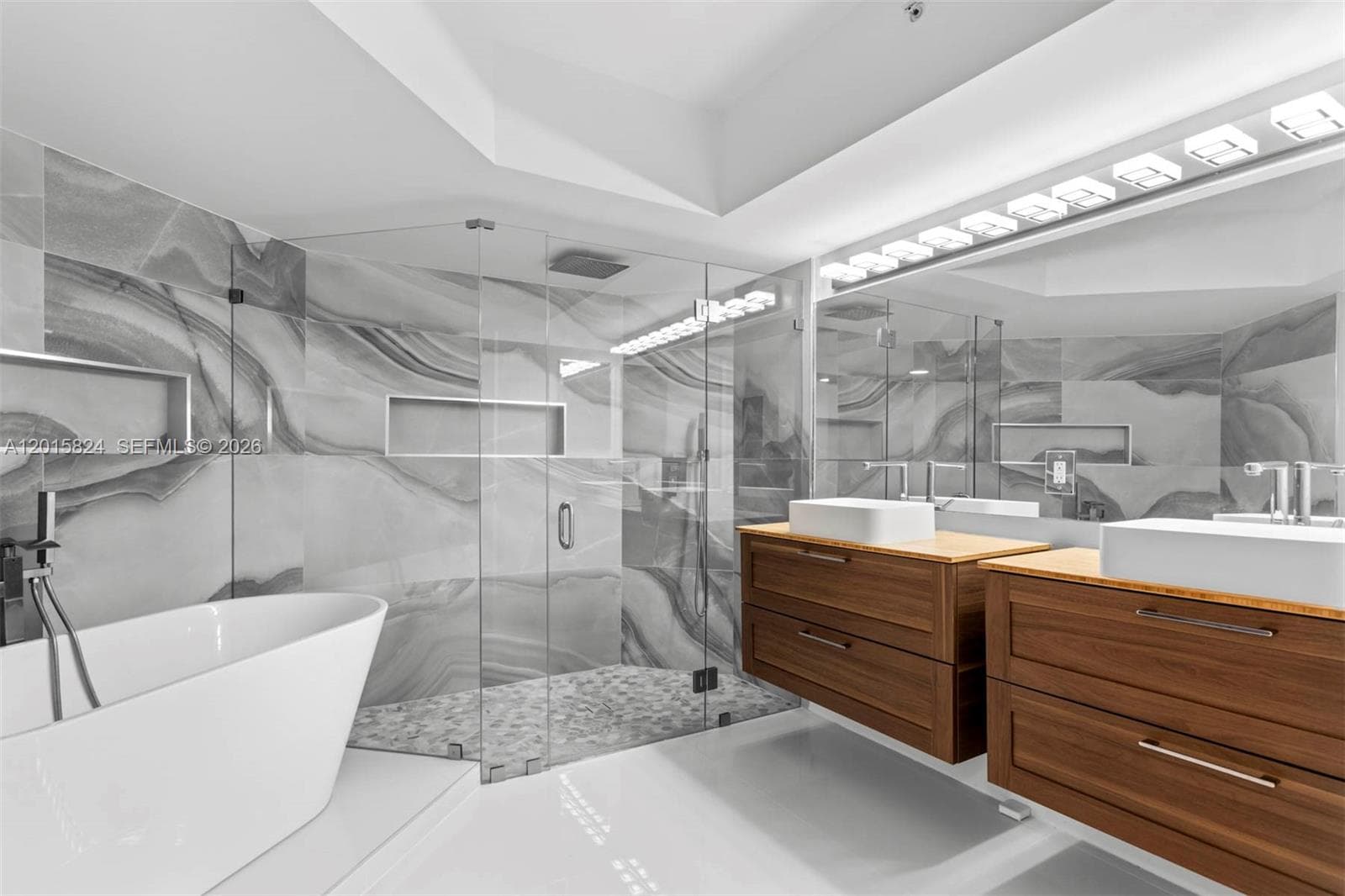 21055 Yacht Club Dr # 1409, Aventura FL 33180 — 25