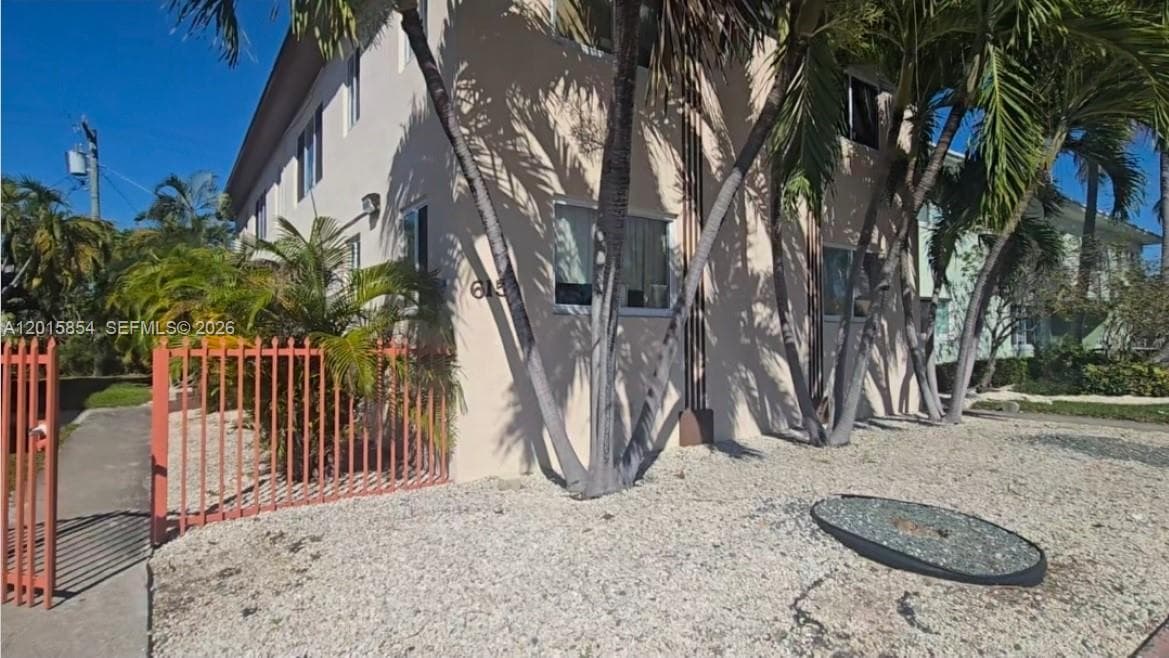 615 82nd St # 1, Miami Beach FL 33141 — 1