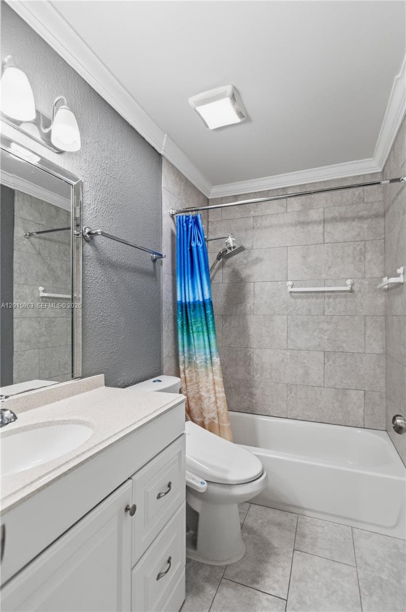 5471 W 27th Ct, Hialeah FL 33016 — 16