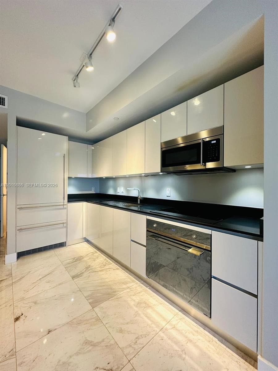 1010 Brickell Ave # 4208, Miami FL 33131 — 1