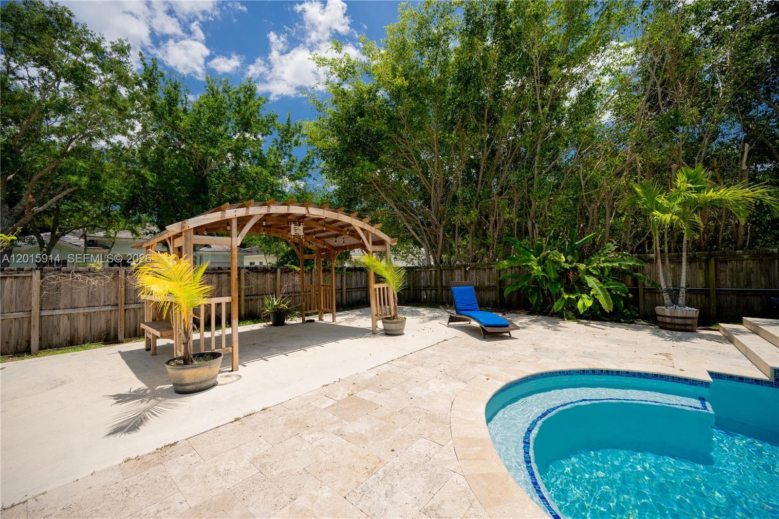 2890 NE 4th St, Homestead FL 33033 — 17