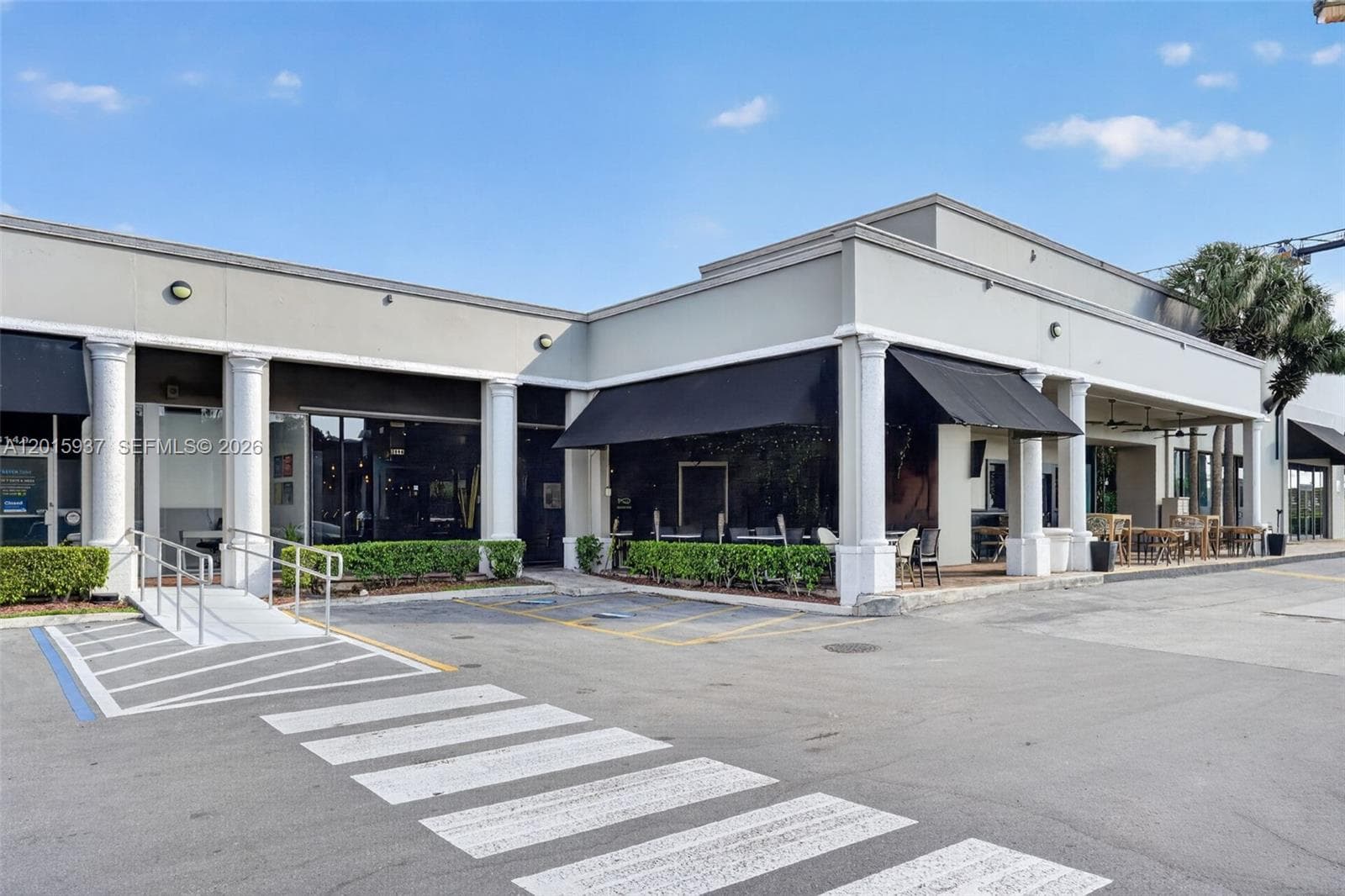 Established Full-Service Restaurant For Sale Prime, North Miami Beach FL 33160 — 2