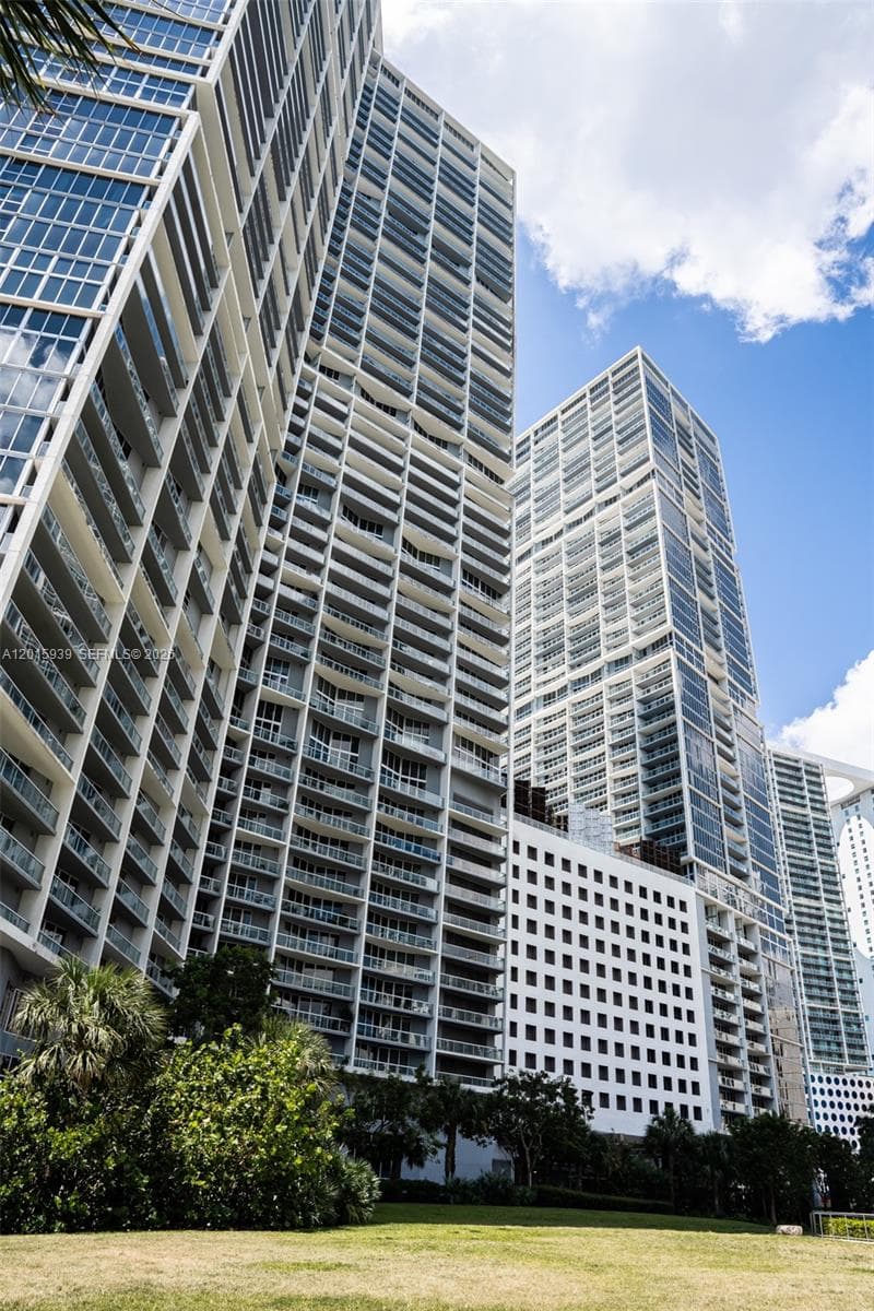 465 Brickell Ave # 4101, Miami FL 33131 — 76