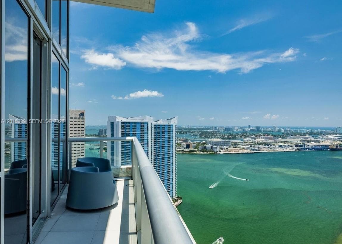 465 Brickell Ave # 4101, Miami FL 33131 — 53