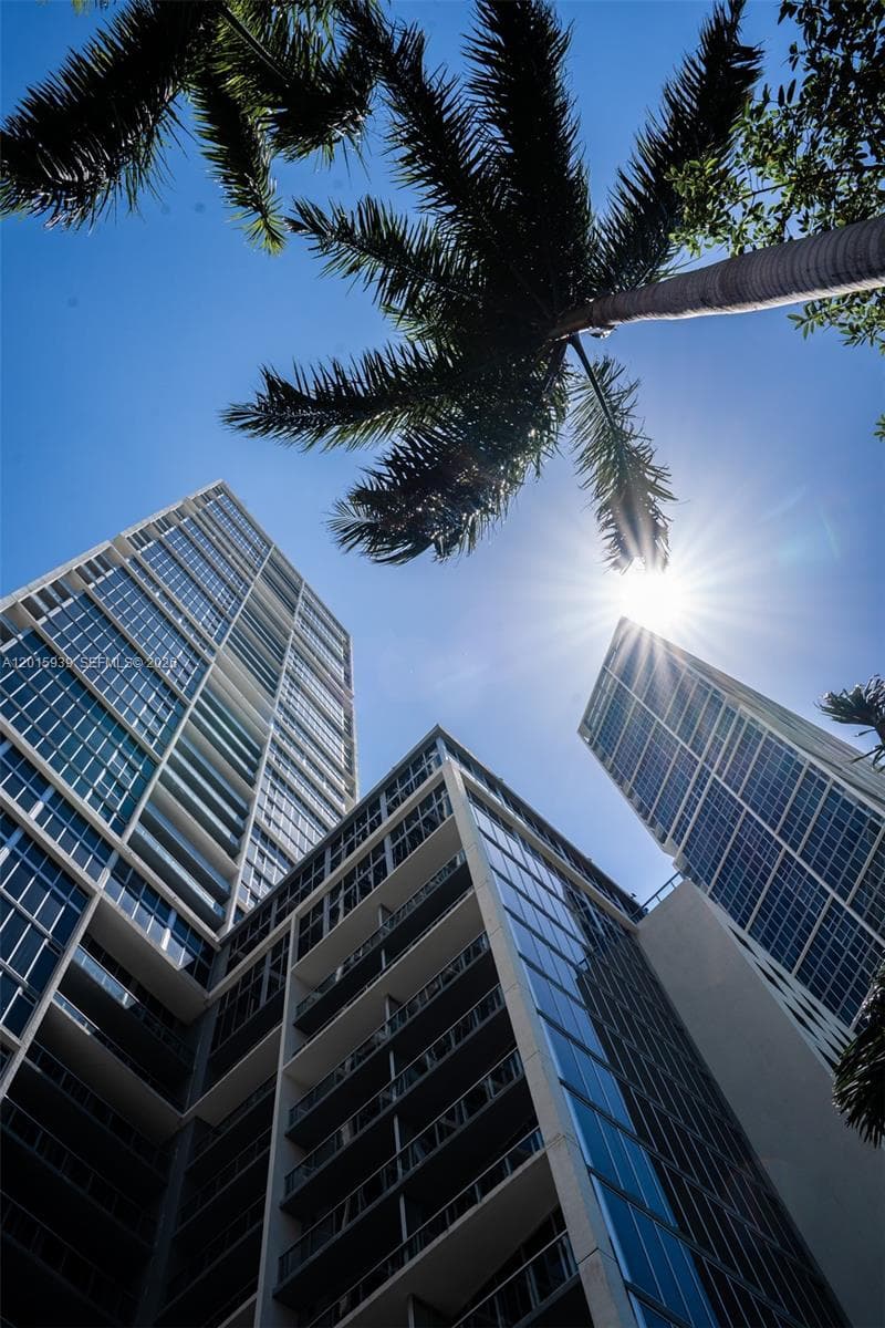 465 Brickell Ave # 4101, Miami FL 33131 — 80