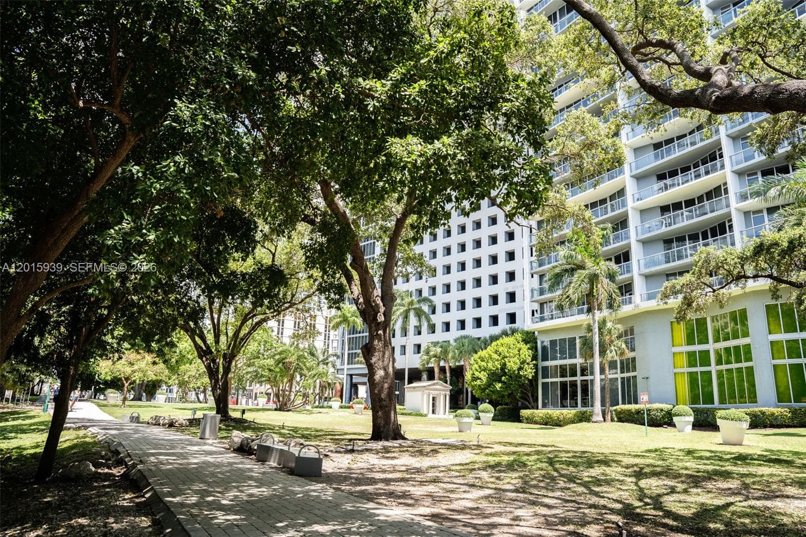 465 Brickell Ave # 4101, Miami FL 33131 — 81
