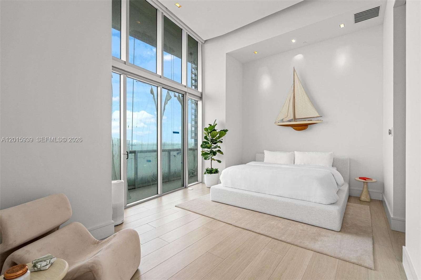 465 Brickell Ave # 4101, Miami FL 33131 — 34