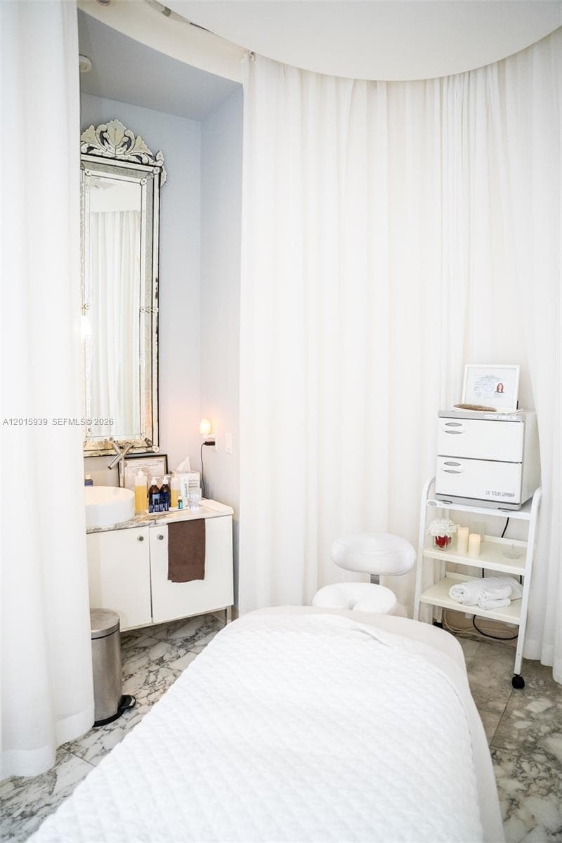 465 Brickell Ave # 4101, Miami FL 33131 — 69