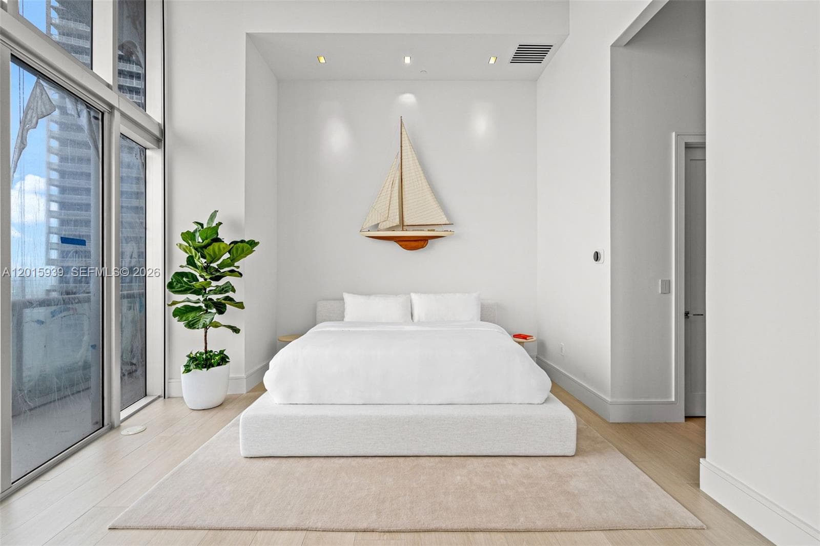 465 Brickell Ave # 4101, Miami FL 33131 — 33