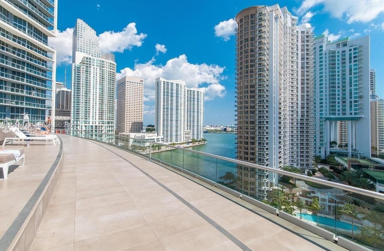 465 Brickell Ave # 4101, Miami FL 33131 — 60
