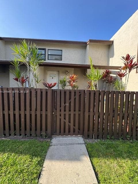 10296 NW 9th St Cir # 202, Miami FL 33172 — 1